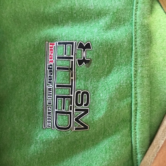 Green under armor fitted tee shirt - Picture 3 of 3